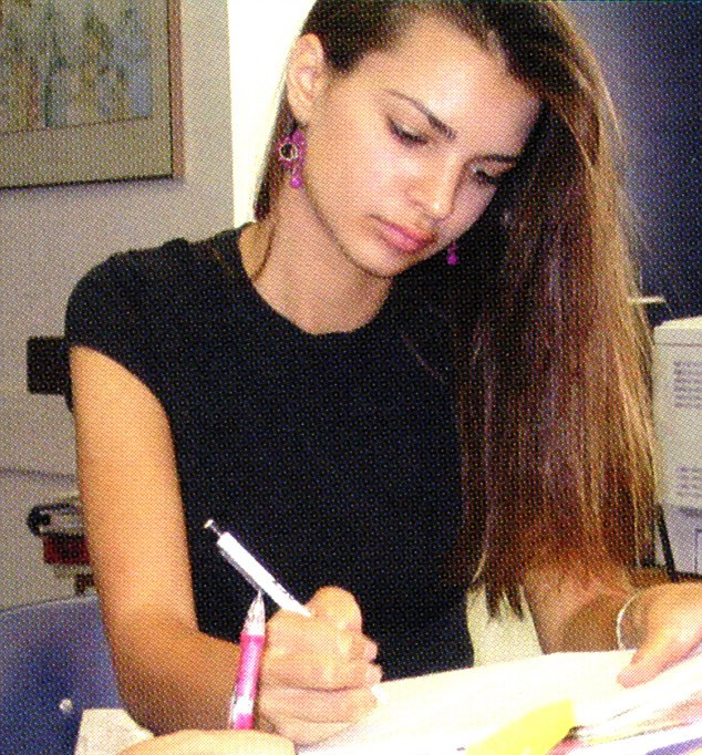 Emily Ratajkowski @ istimewa