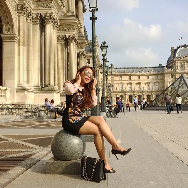 Emmadina, sosok di balik cetarnya penampilan Syahrini. / Emmadina Official Instagram