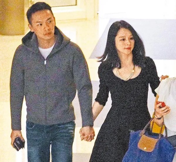 Vivian Hsu dan suaminya Sean Lee saat sedang berada di Bridgal Boutique @xin.msn.com