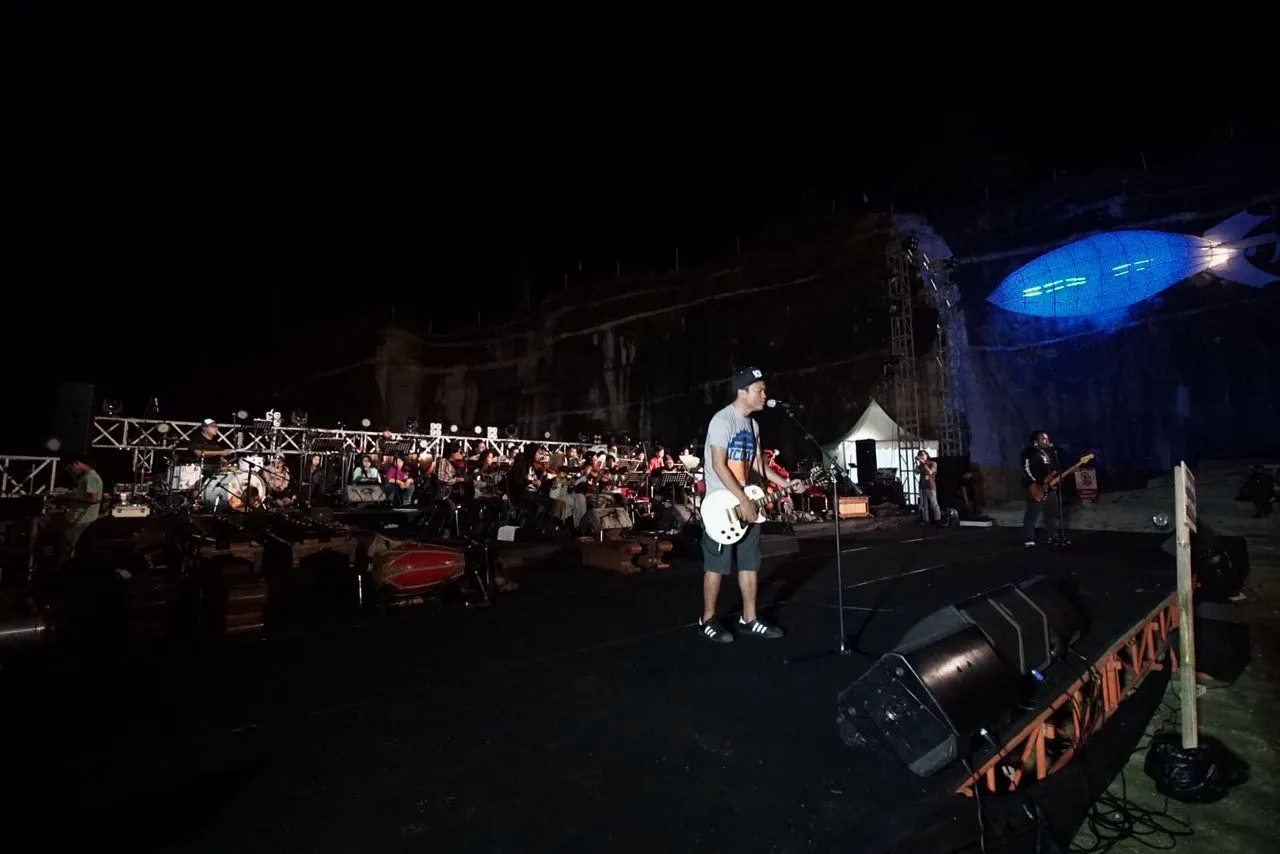 Dijadwalkan tampil sebagai performer terakhir, hujan turun membasahi lokasi venue FKY dan sekitarnya © Endank Soekamti Official