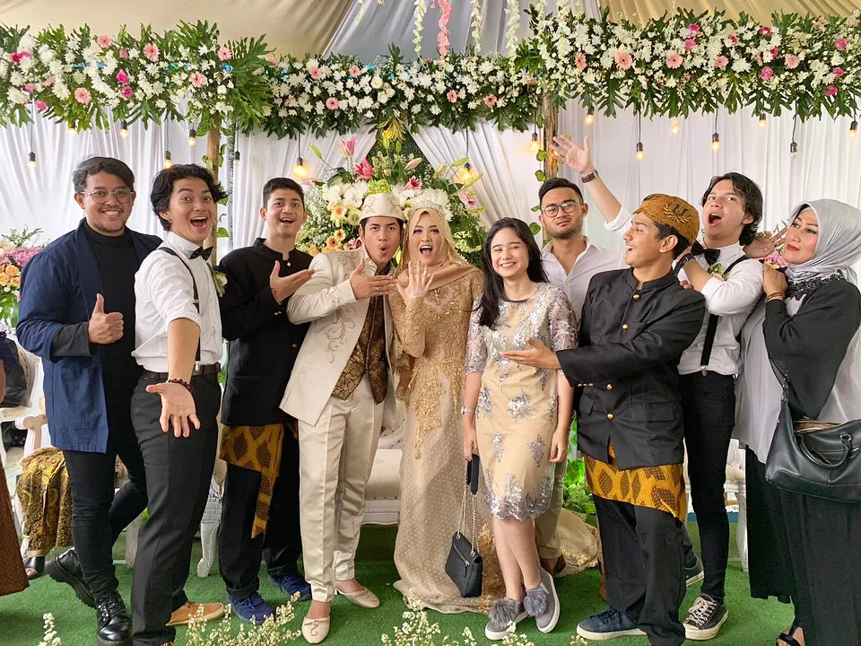 Seru-Seruan Bareng Sahabat