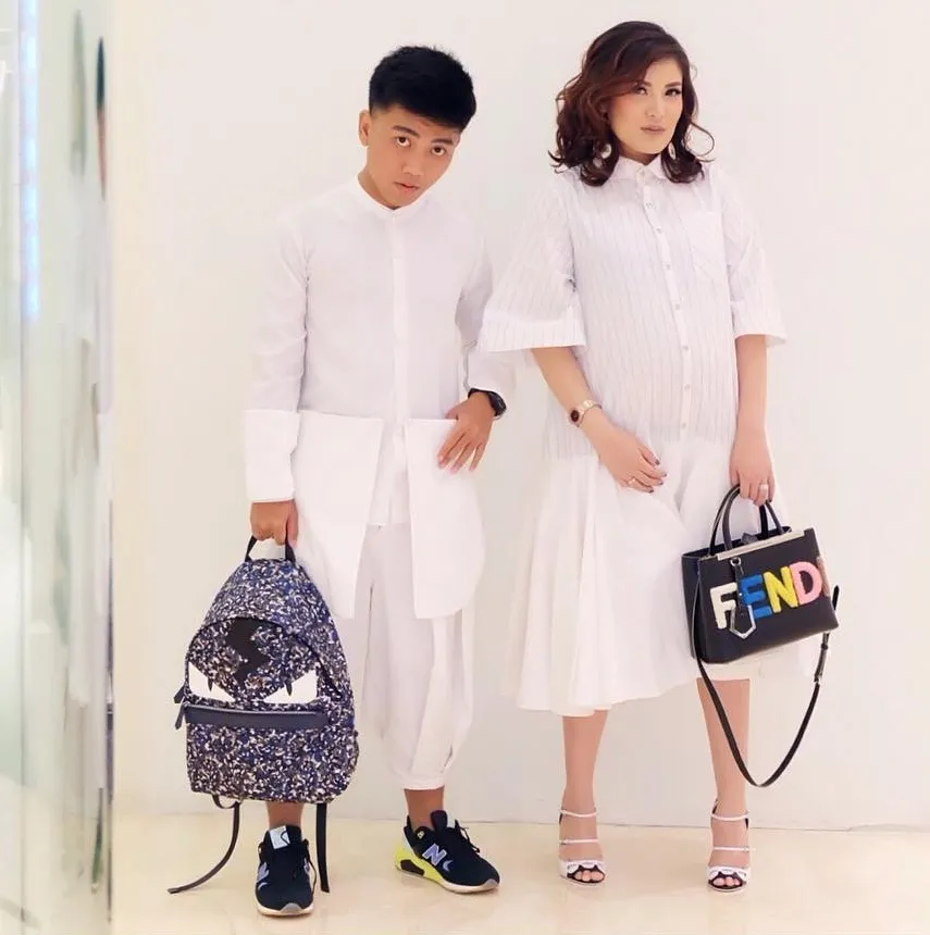 Penyanyi cantik Nindy merupakan selebiri yang dikenal dengan gaya uniknya. /©instagram.com/erichalamin