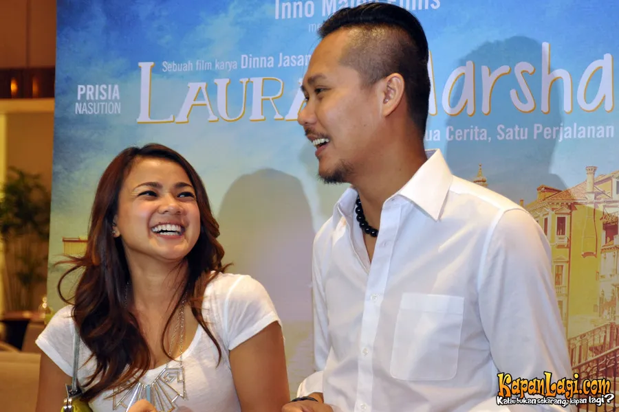 Nirina dan Ernest bisnis dendeng. ©KapanLagi.com®