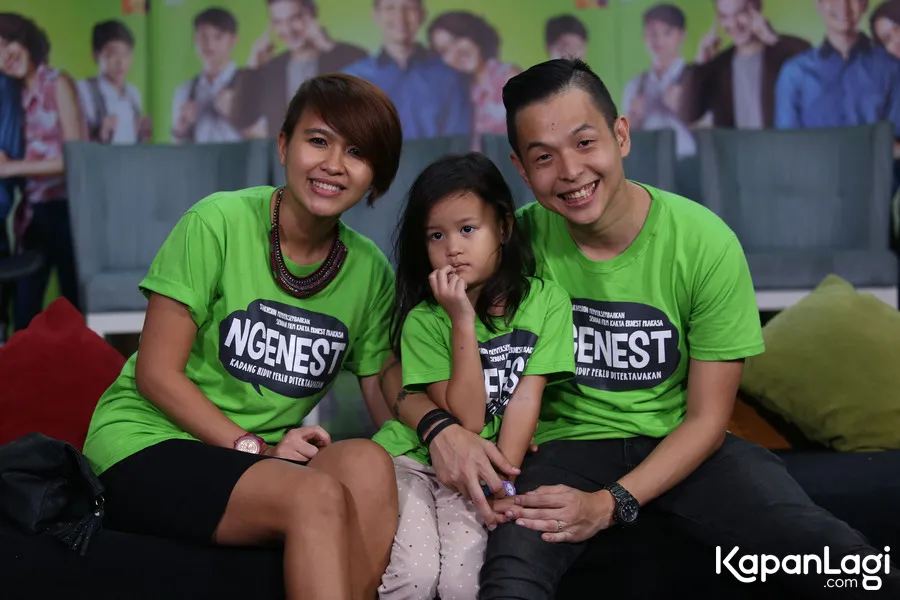 Lala Karmela belajar dari Meira yang asli (kanan) © KapanLagi.com®/Budy Santoso