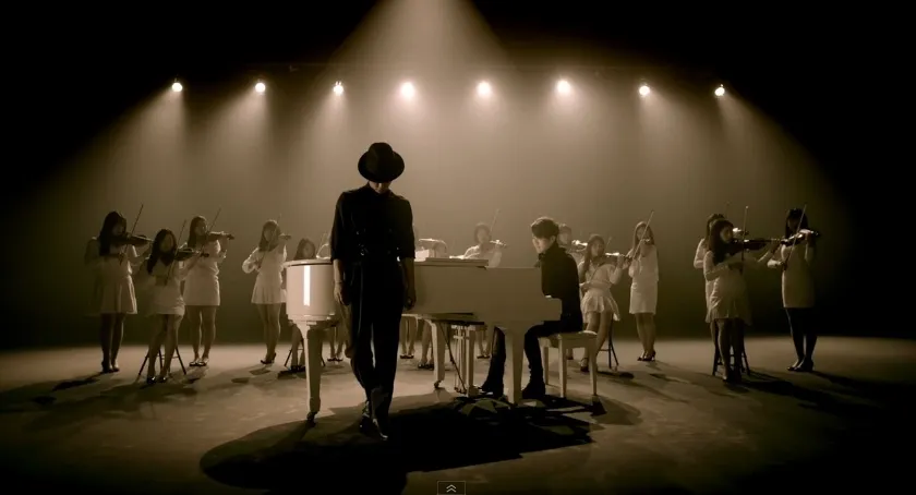 Eru dan J-Yo di MV Garosu-gil © YouTube