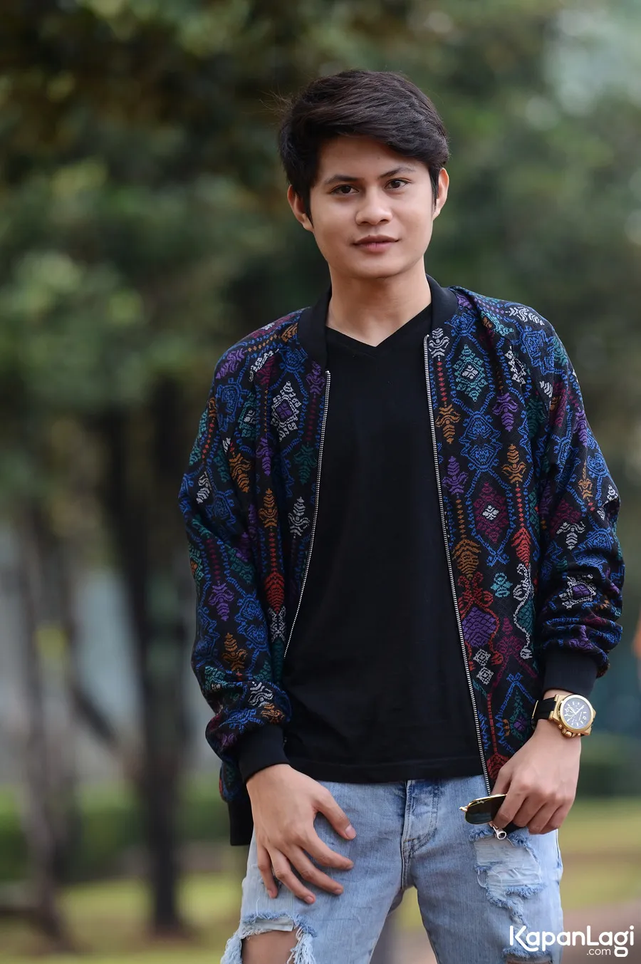 Esal suka pakai celana robek-robek © KapanLagi.com®/Bambang E Ros