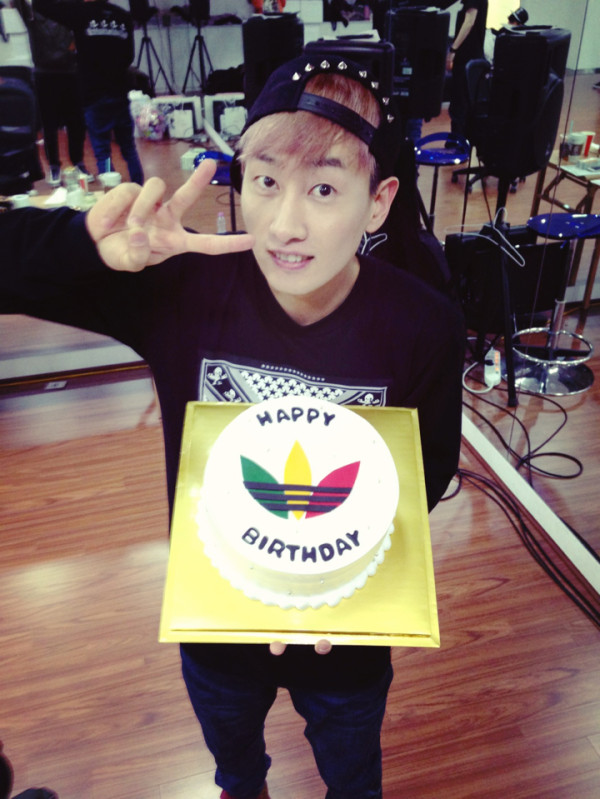 Ulang Tahun, Eunhyuk Super Junior Pamer Kado Dari ELF 