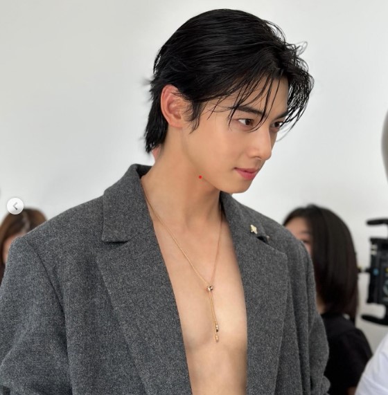 Handsome Portrait of Cha Eun Woo with His Growing Hair