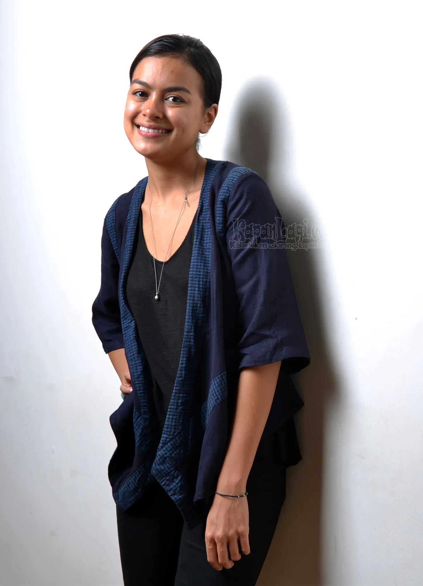 Film PENDEKAR TONGKAT EMAS membuat Eva suka traveling © KapanLagi.com®/Agus Apriyanto
