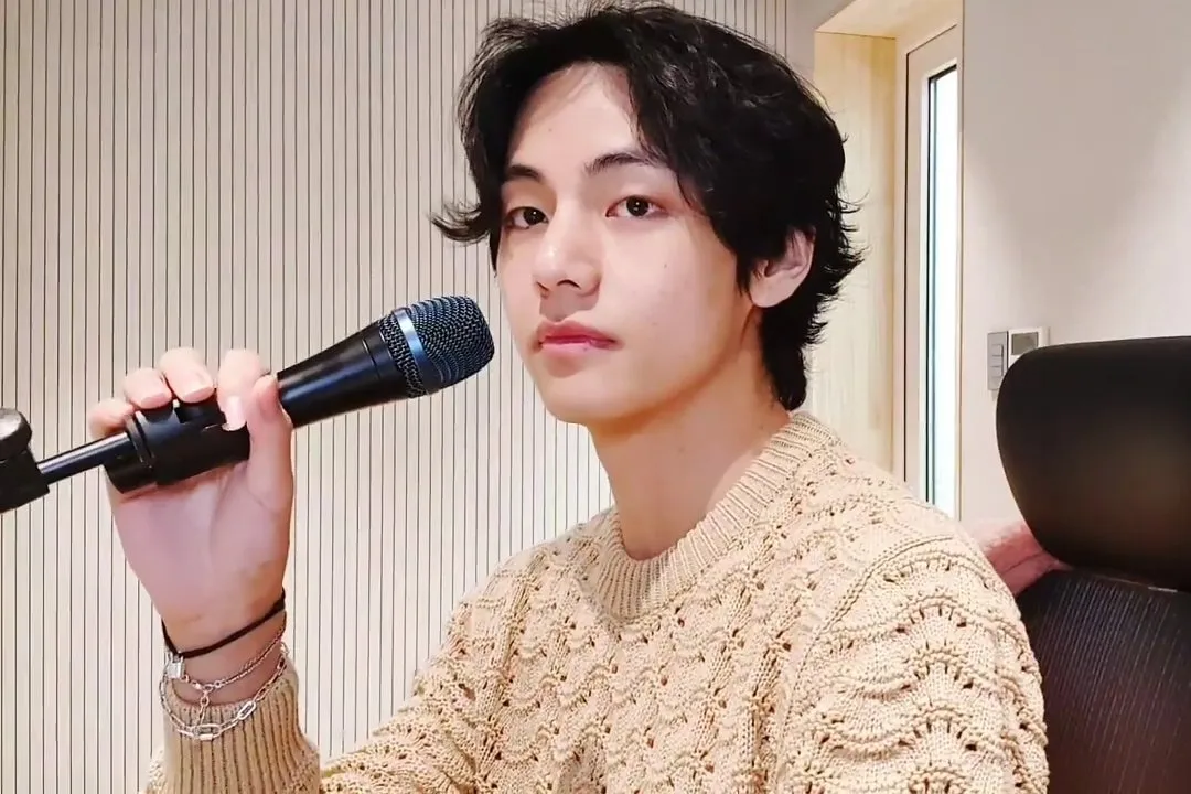 V BTS Beri Bocoran Lagu Baru