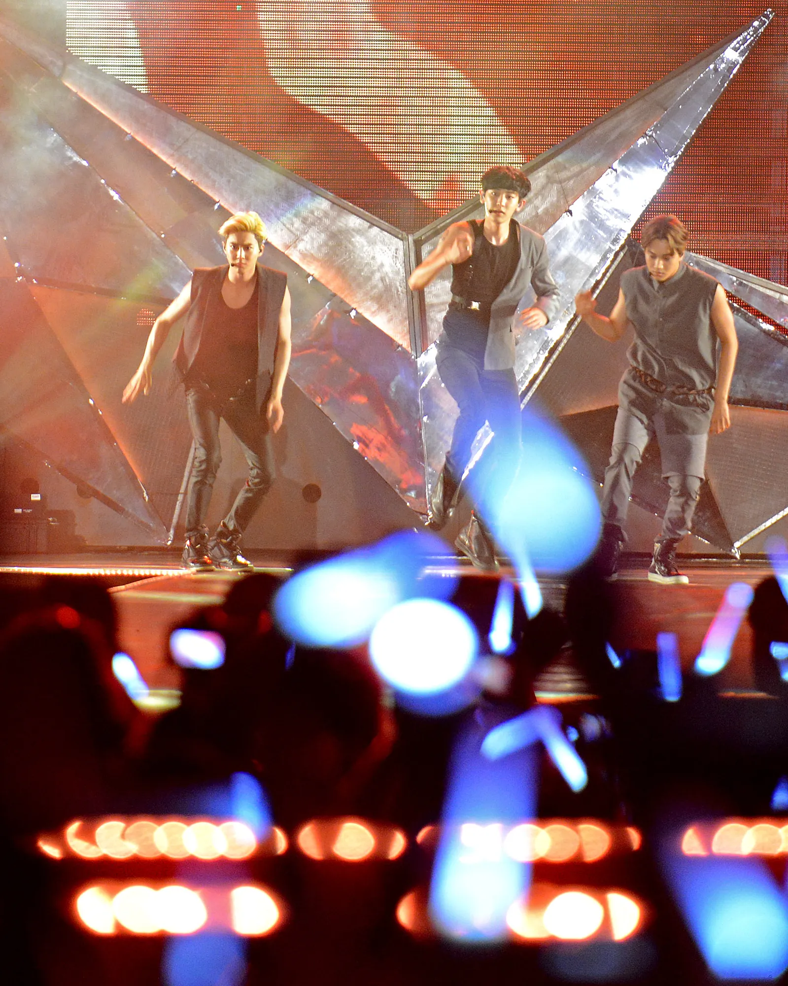 Penampilam keren EXO dalam konser The Lost Planet in Jakarta, Sabtu (6/9). KapanLagi.com®/Bambang E Ros