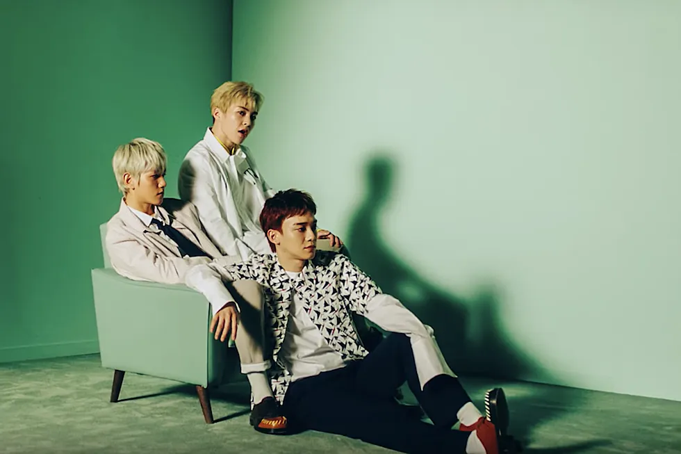 EXO-CBX curhat pesannya yang dibalas Sehun. © PopCrush