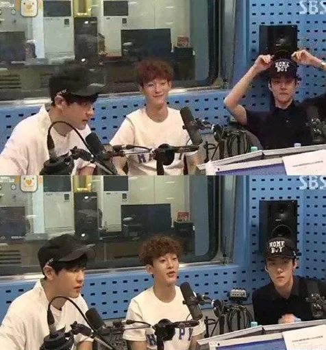 Chanyeol bilang dirinya sangat kecanduan dengan ponsel. ©allkpop.com
