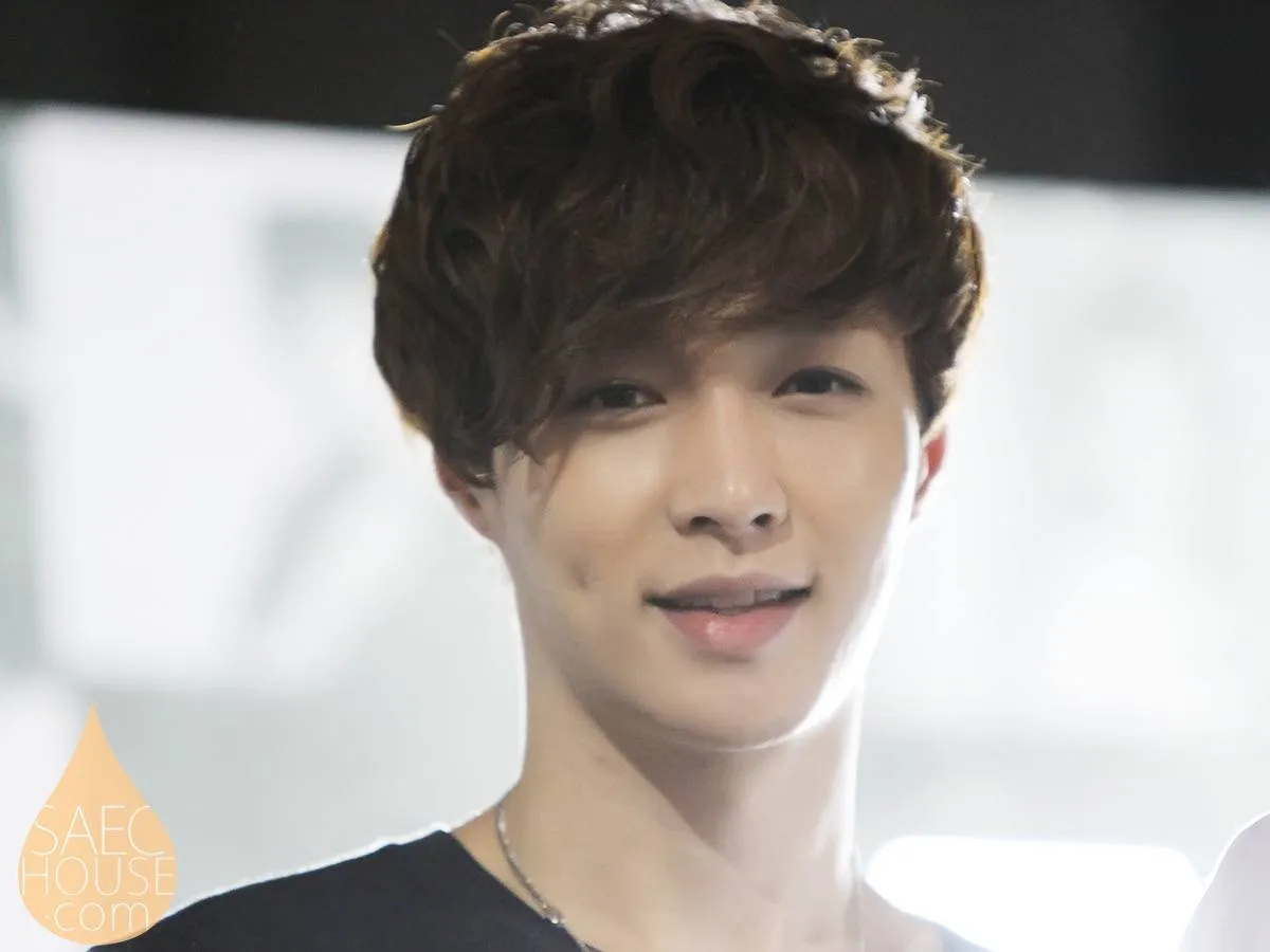 Disayangkan banget nih, Lay harus absen dari jadwal konser EXO di Jepang. © korebaoo.com