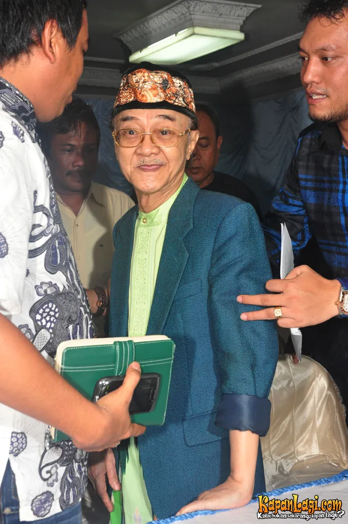 Ani tak mau pulang dari rumah Eyang Subur.