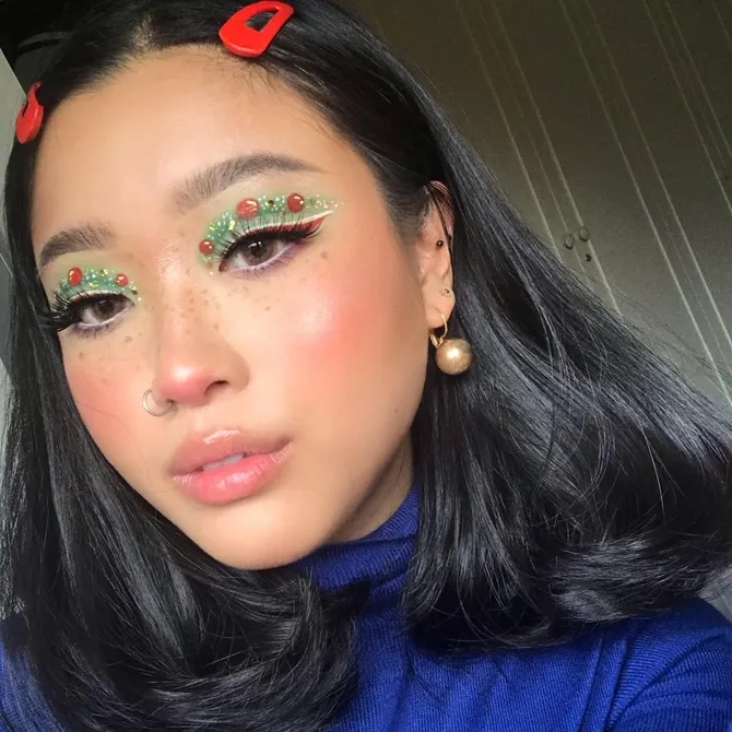 Eye shadow art Natal kreasi Cindercella (Credit: instagram.com/cindercella)