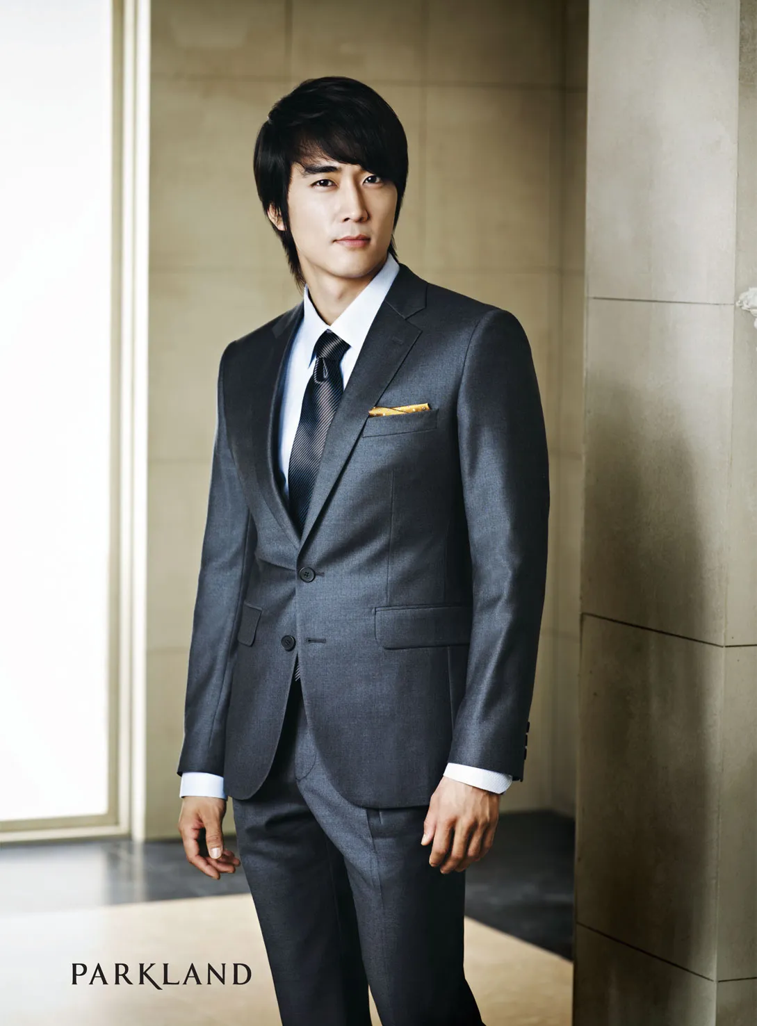 Selain tampan sosok Song Seung Hun ternyata juga begitu dermawan. ©Parkland