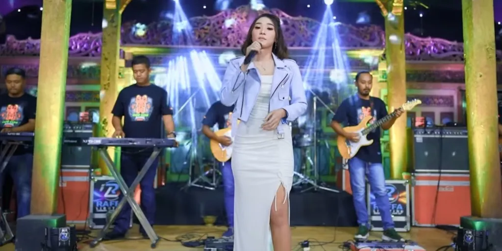 Difarina Indra Adella - Asmara