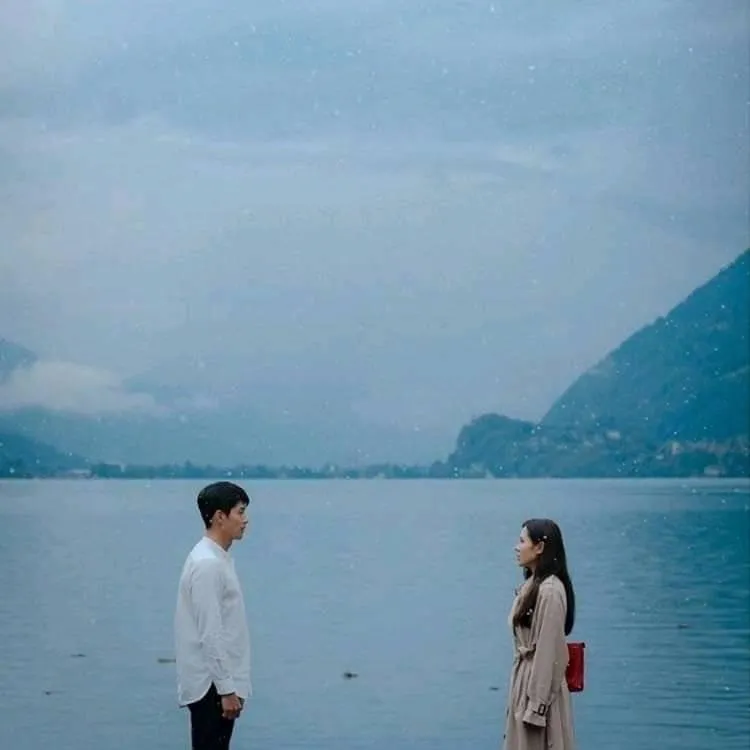 ©facebook.com/CrashLandingOnYou