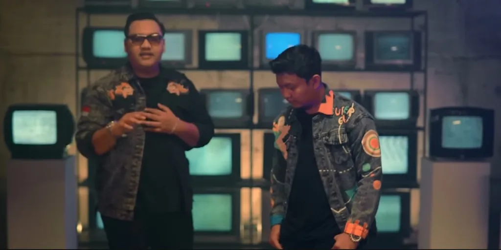 Ndarboy Genk - Rungokno Aku (ft. Denny Caknan)