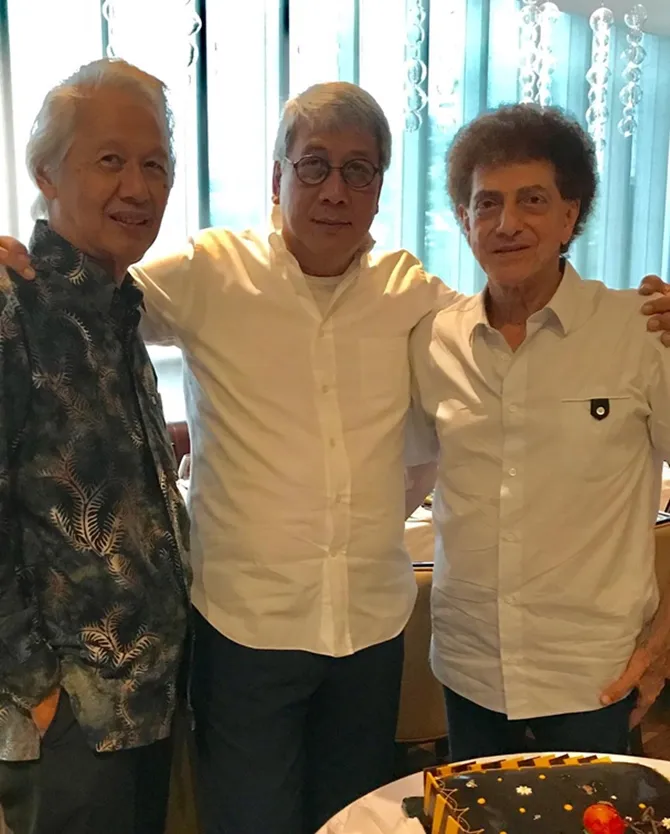 Keluarga turut hadir di acara ulang tahun Renata (7/11) (Credit: instagram.com/aialbar)