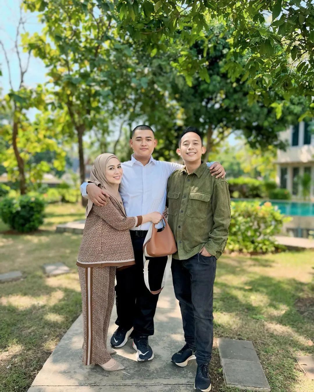 Potret Terbaru Fabian Anak Denny Cagur Kini Berambut Plontos (Credit: Instagram/shantydenny)