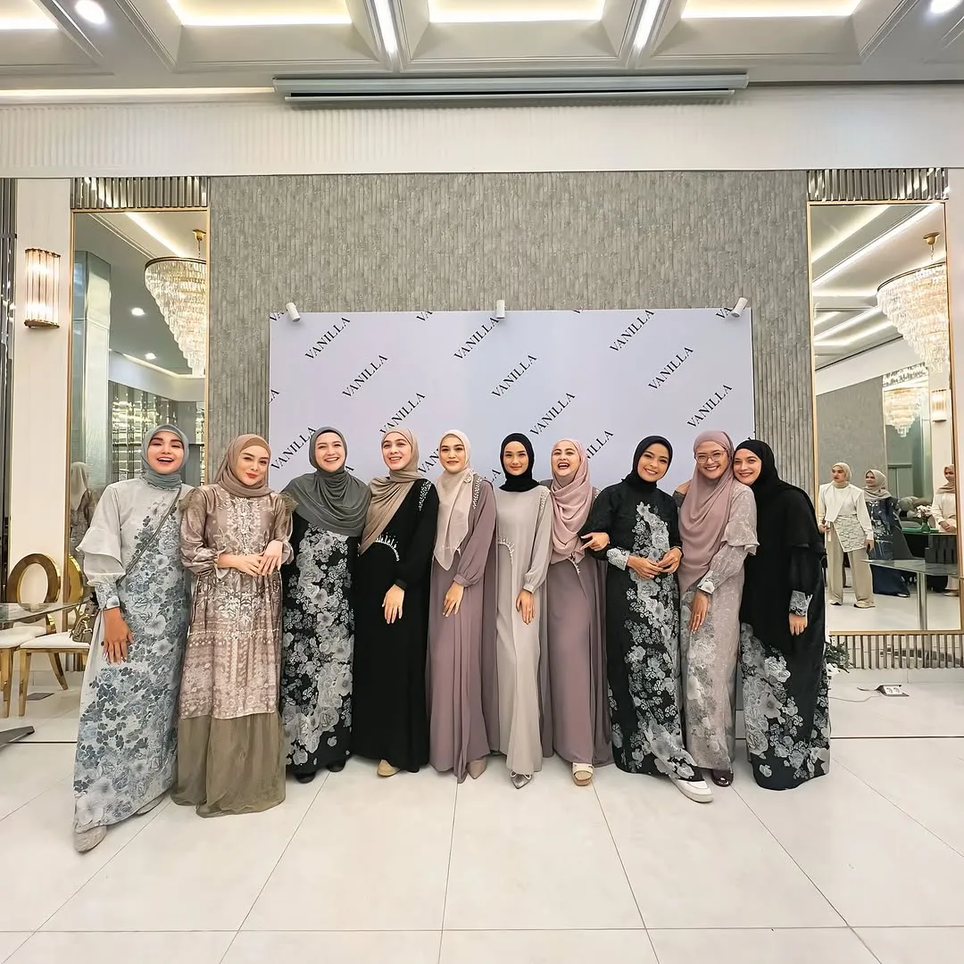 Bareng Sederet Seleb Berhijab