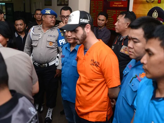 Pihak kepolisian akan memeriksa dokter yang disebut Fachri memberi resep dumolid. © KapanLagi.com/Bayu Herdianto