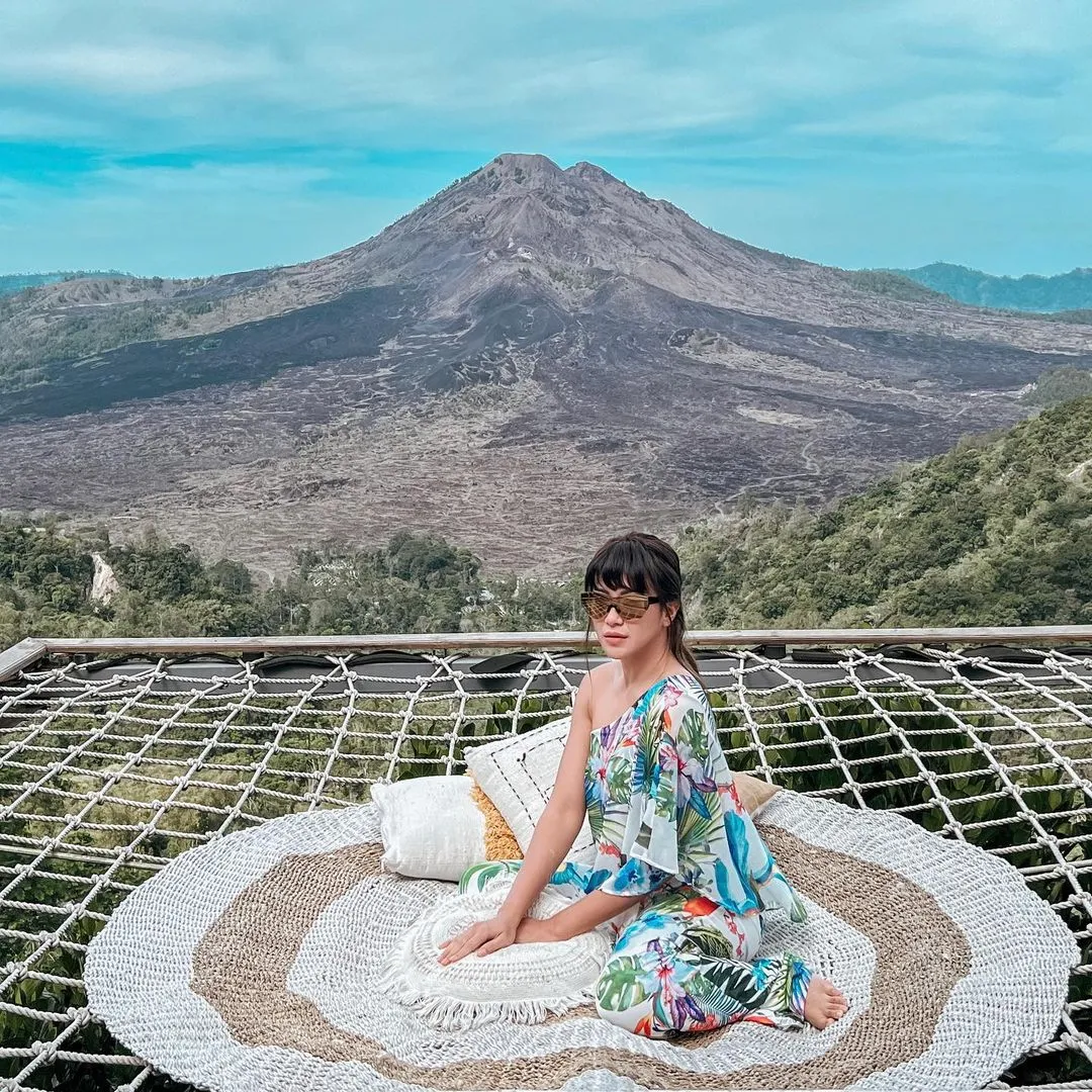Usai cerai dengan Ilham Perwira, Dita diketahui menikah dengan Rino Yosiaki, pria asal Jepang. Pernikahan tersebut diketahui berlangsung di Singapura pada Minggu (28/8) lalu.