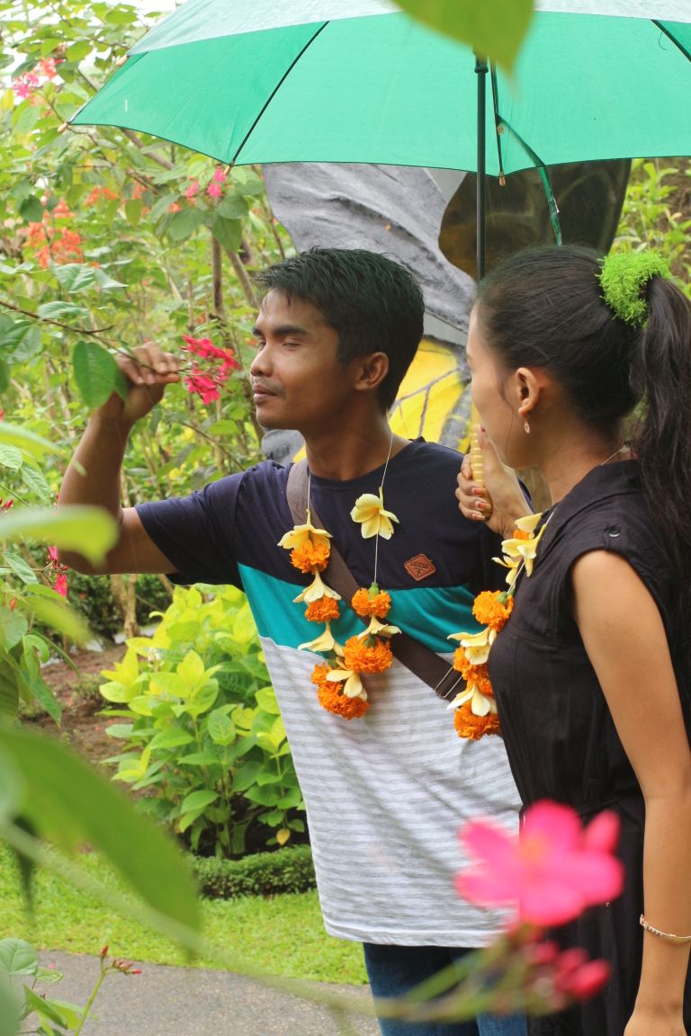 Fakta Unik Sosok Di Balik Gaun Pengantin Daur Ulang Yang Viral Di