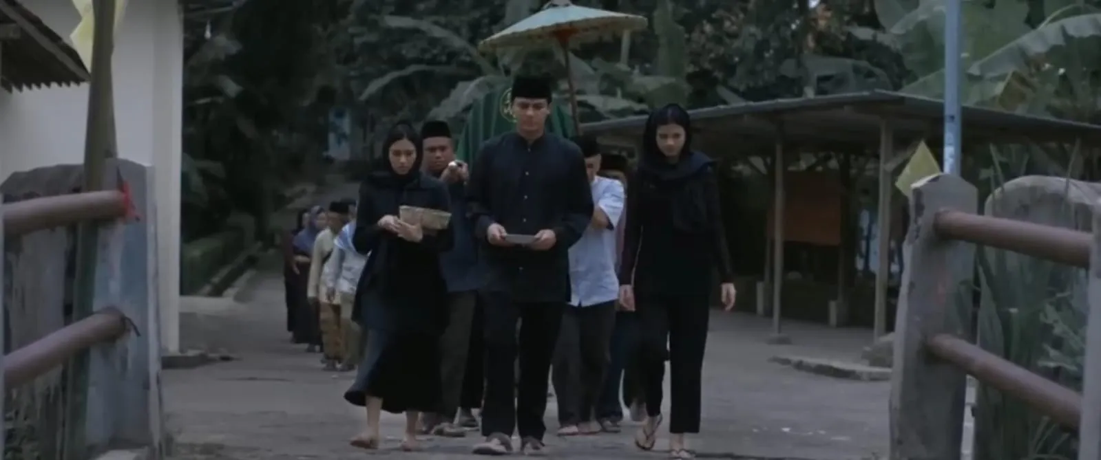 Fakta Menarik Film ALMARHUM (credit: Youtube Cinema 21)