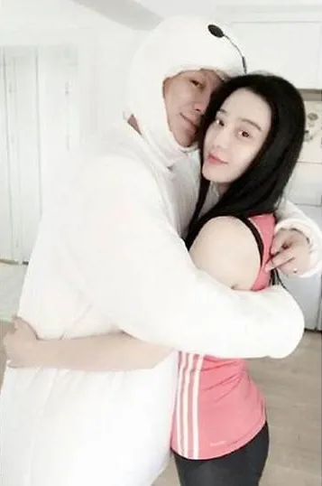 Foto yang diunggah Fan Bingbing saat ulang tahun Li Chen. © toggle.sg