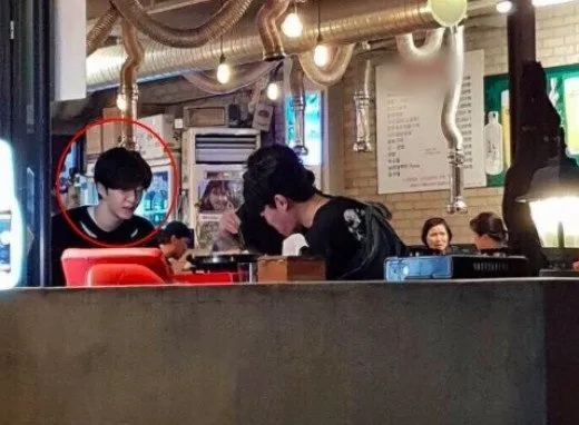 Fan Chengcheng adik Fan Bingbing terlihat di Korea. © TV Report