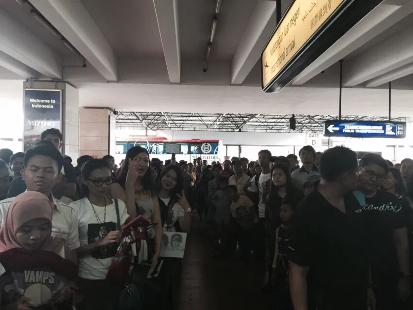 Para fans yang menantikan kedatangan VAMPS. Dok pribadi