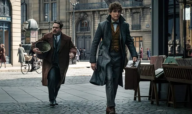 Newt masih ditemani oleh rekannya, Jacob. (Courtesy of Warner Bros Pictures)