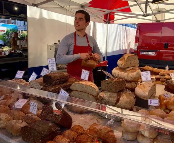 Penjual Roti di Brussels © Instagram