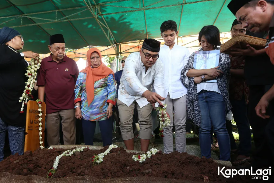 Bagi Bisma, Kiki adalah kakak yang annoying tapi ia tetap mendoakan mendiang sang kakak/©KapanLagi.com®/Budy Santoso