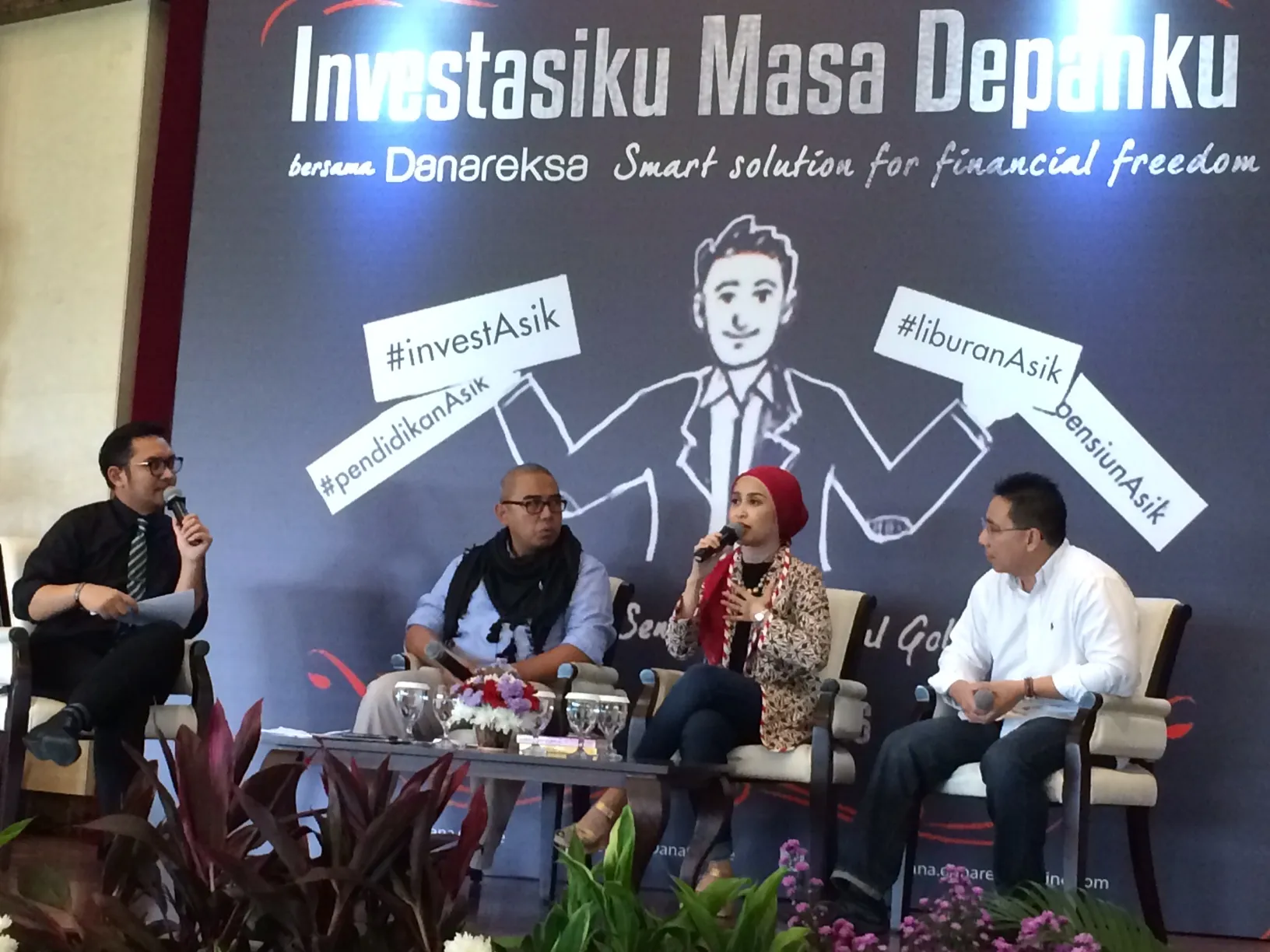 Farhan Hobi Memakan Kambing Guling © Kapanlagi