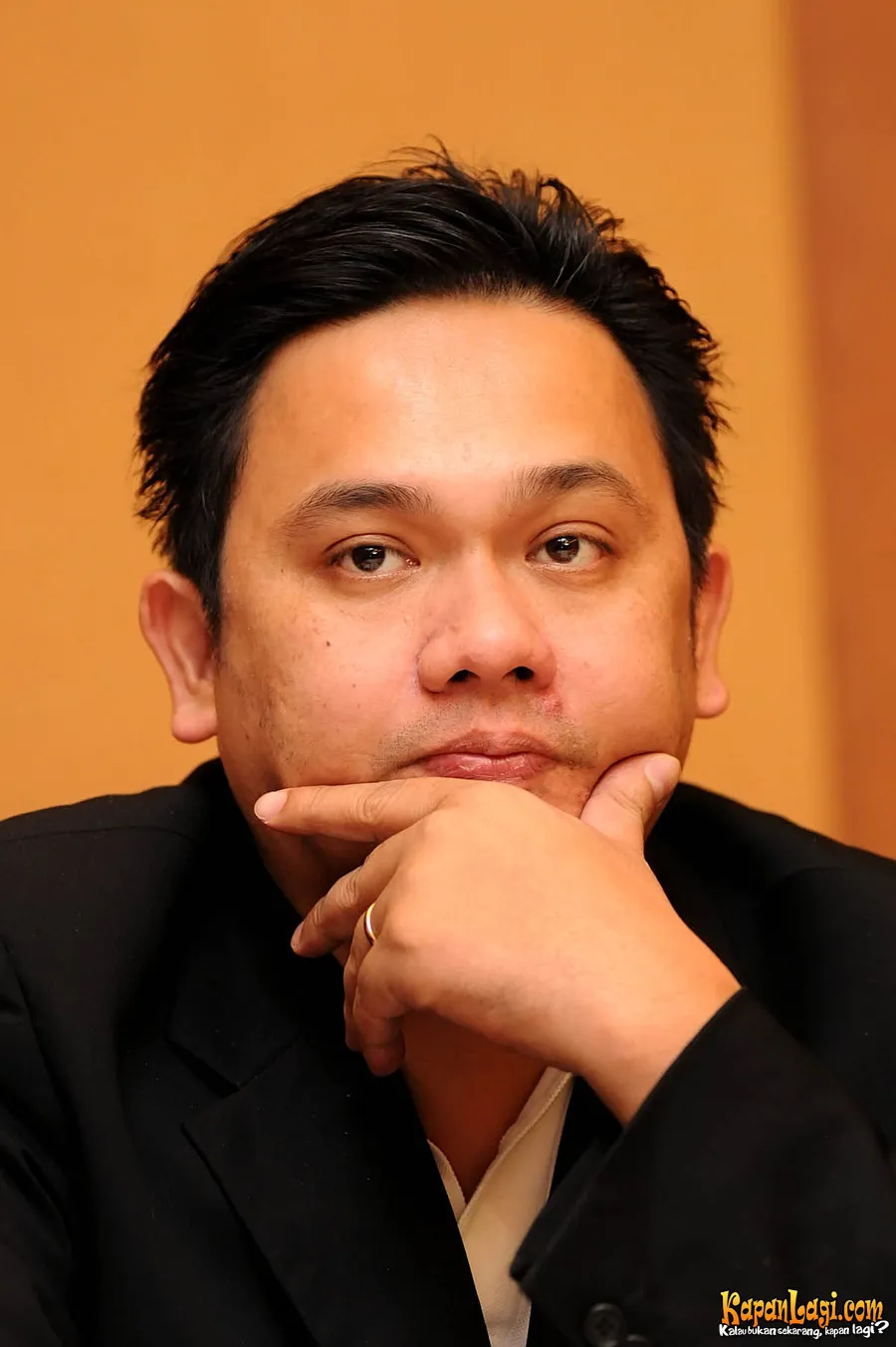 Ahmad Dhani laporkan Farhat Abbas ke polisi.