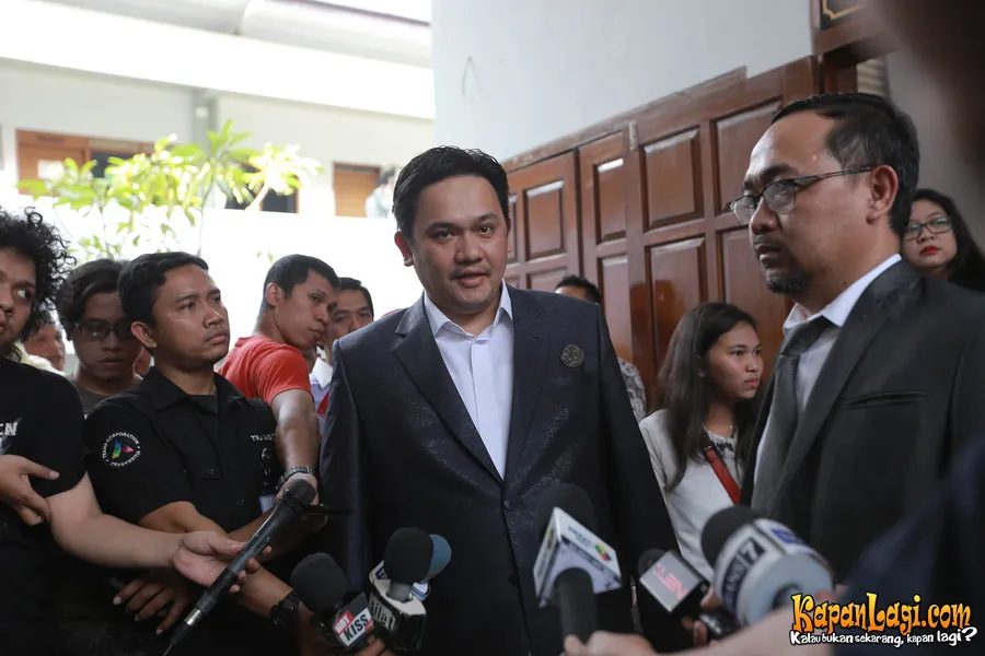 Ramdhan mengungkap selentingan polisi bahwa Farhat Abbas bakal dijemput paksa Polisi. ©KapanLagi.com/Budy Santoso