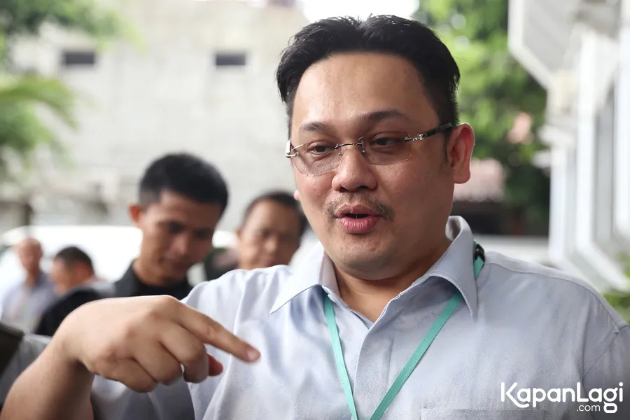 Farhat Abbas tuding Regina pekhianat!/©KapanLagi.com®/Budy Santoso