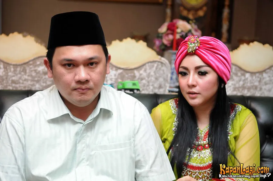Farhat Abbas dan Regina terlibat perseteruan soal mahar. ©KapanLagi.com/Bayu Herdianto