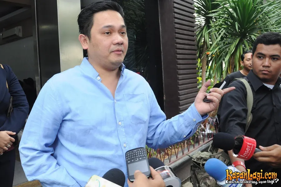 Farhat Abbas disebut melarikan diri ke luar negeri.