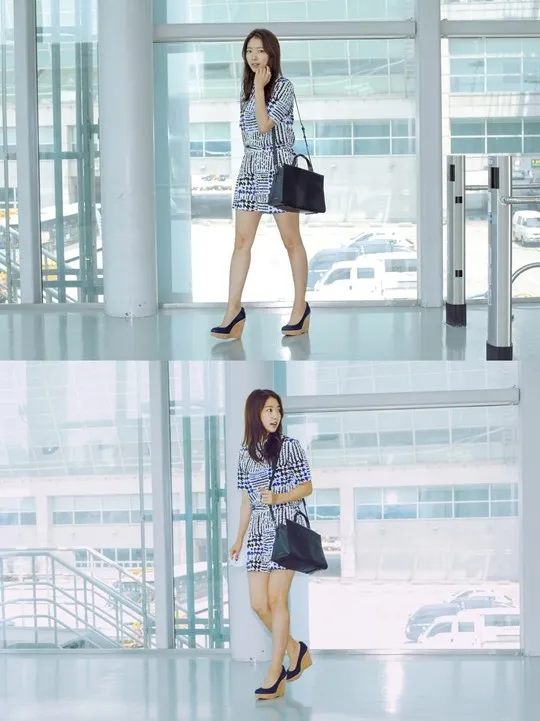 Fashion airport casual Park Shin Hye, bikin fans makin jatuh cinta. ©Kpopherald.com