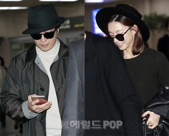 Bae Yong Jun dan Park Soo Jin baru mendarat di Korea. © kpopherald.com