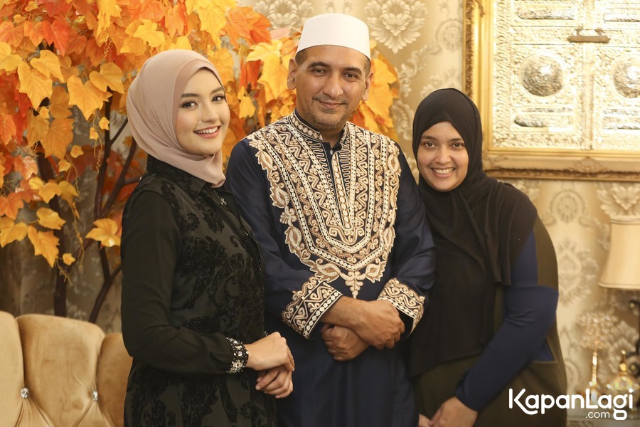 Fathimah receives tremendous support from loved ones © KapanLagi.com/Budy Santoso