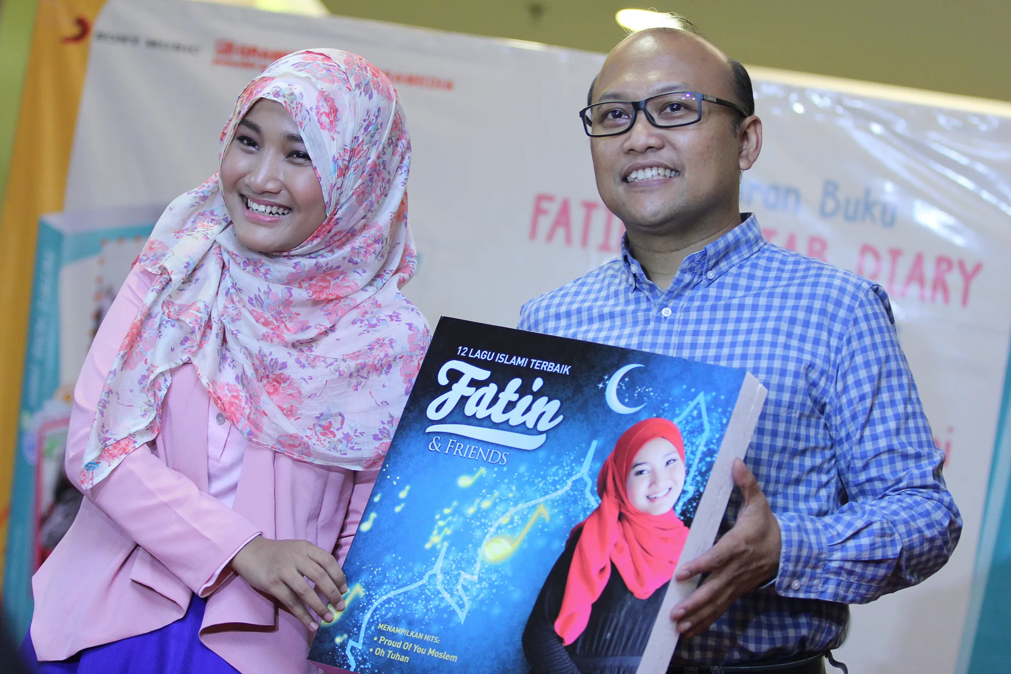 Fatin saat peluncuran bukunya, Hijab Fatin Diary ©KapanLagi.com/Agus Apriyanto