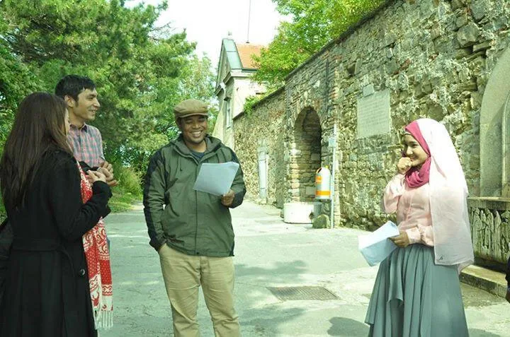Fatin tampak malu-malu berakting dengan Acha dan Abimana | Credit @PutrazFatin