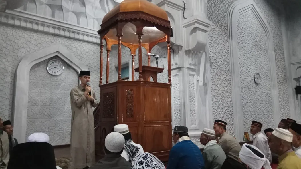 Mengisi kultum, Faul ceritakan perjalanan hidupnya. (credit: Indosiar)