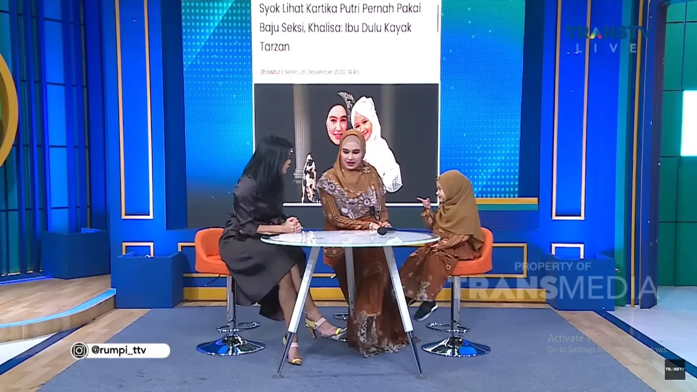 Menyebut Feni Rose Pakai Baju Seksi